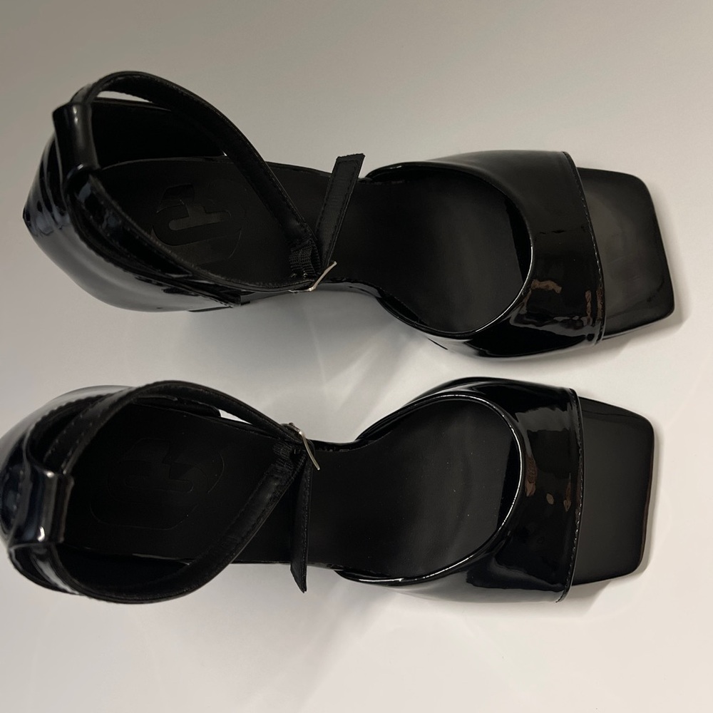 🆕 Patent Square Toe Wedge Sandals - Picture 8 of 10